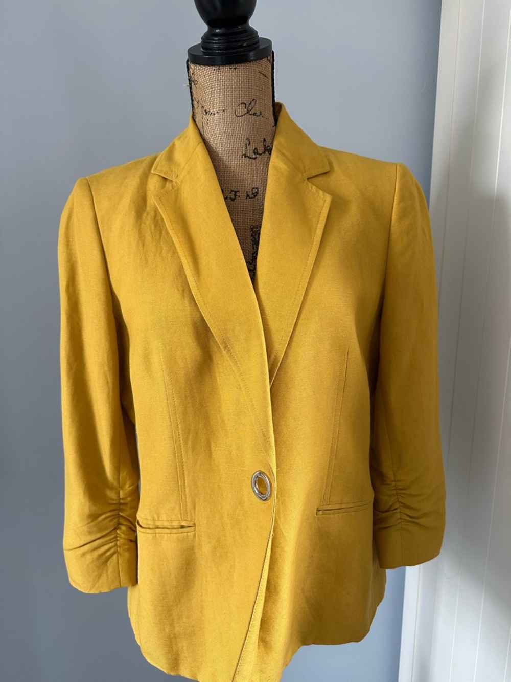 Kasper Yellow Single-Button Notch Lapel Blazer